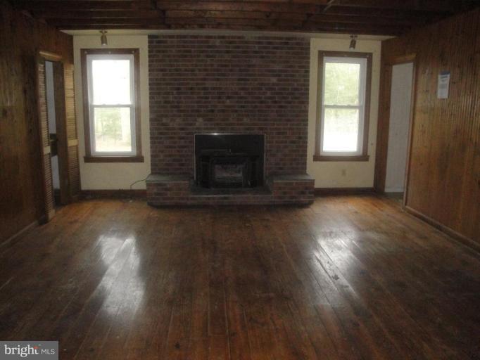 17901 Aquasco Road Brandywine, MD 20613 - Photo 3 of 8 Family Room
