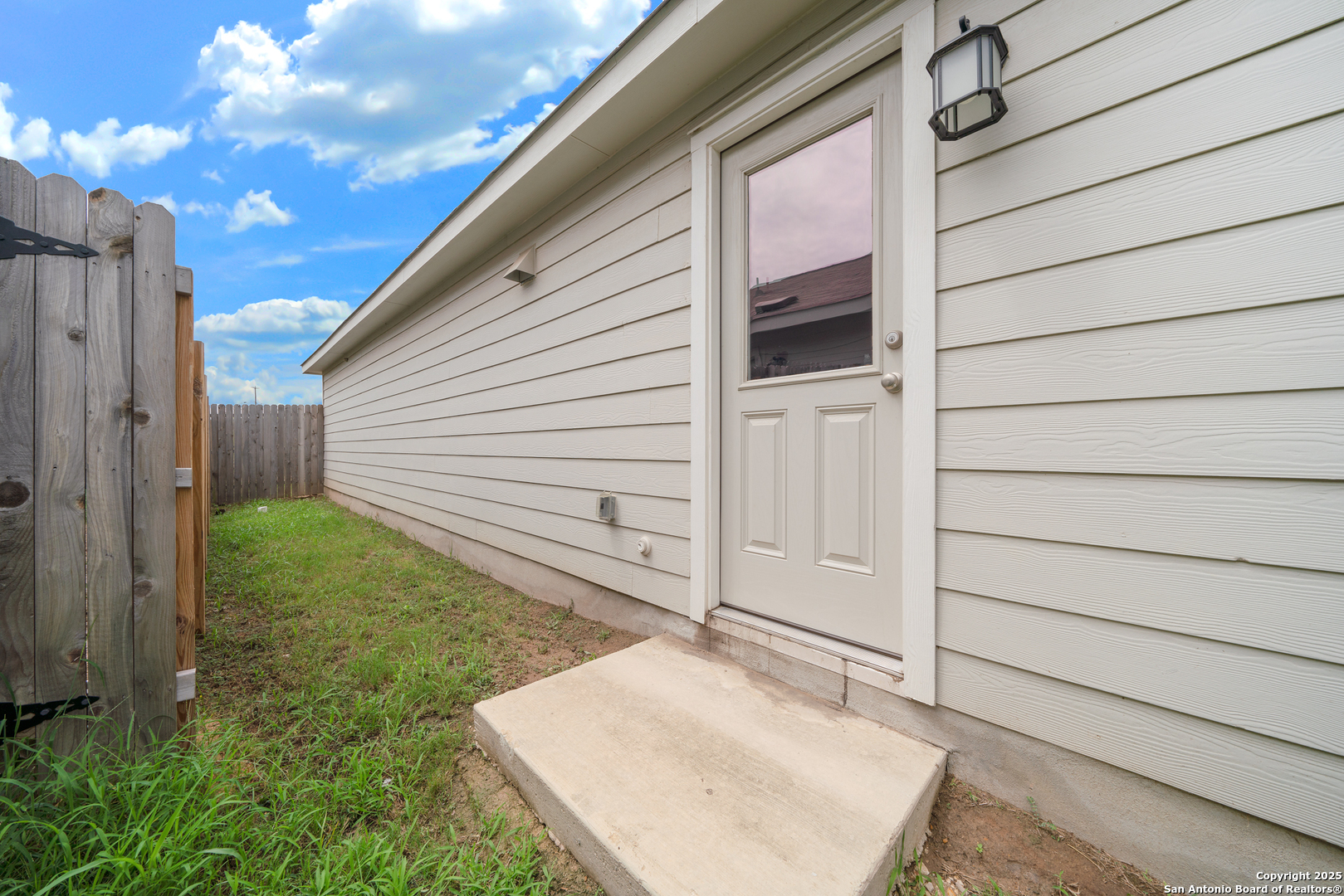 6534 Augustus Magee San Antonio, TX 78220 - Photo 22 of 25 a view of a back yard of the house