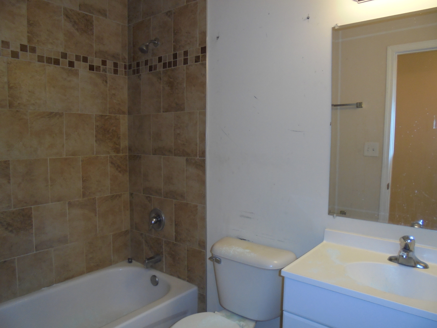 14 Oakview Road Matteson, IL 60443 - Photo 6 of 12 a bath room with a bath tub and a sink
