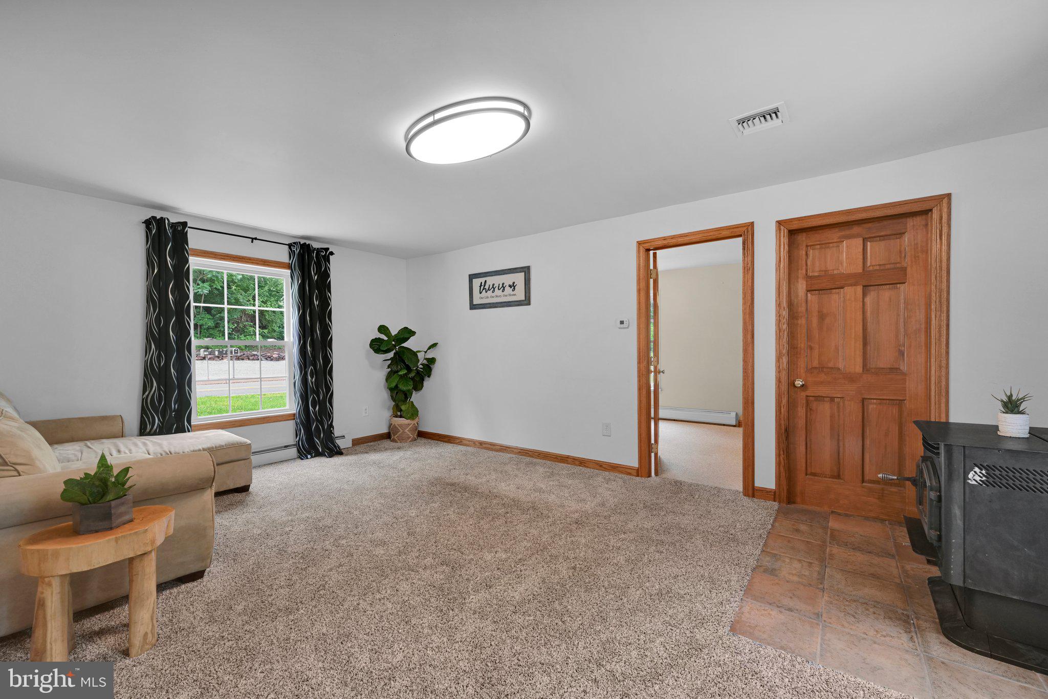367 Ridge Avenue Ephrata, PA 17522 - Photo 3 of 46 Living Area