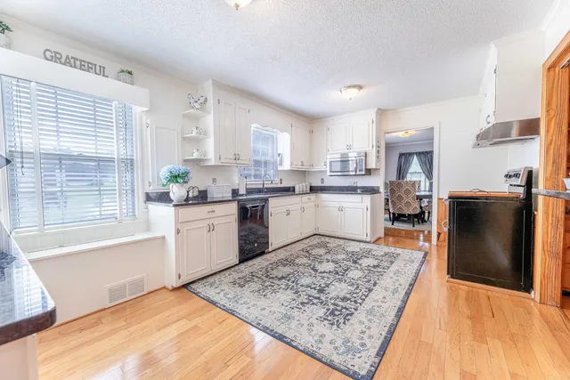 $279,900 | 319 East Hampton Street, Elloree, SC 29047