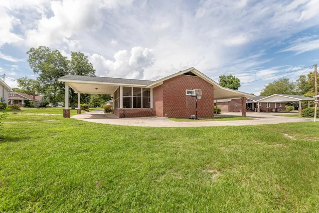 $279,900 | 319 East Hampton Street, Elloree, SC 29047