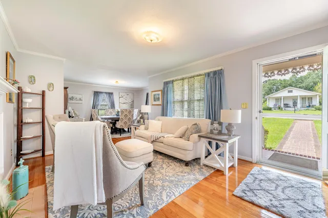 $279,900 | 319 East Hampton Street, Elloree, SC 29047