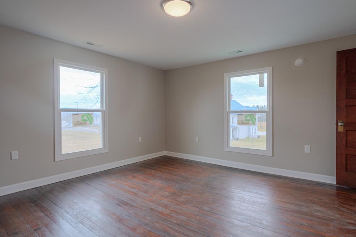 3090 Greenbriar Road Draper, VA 24324 - Photo 29 of 56 3090_Greenbriar_Web-33