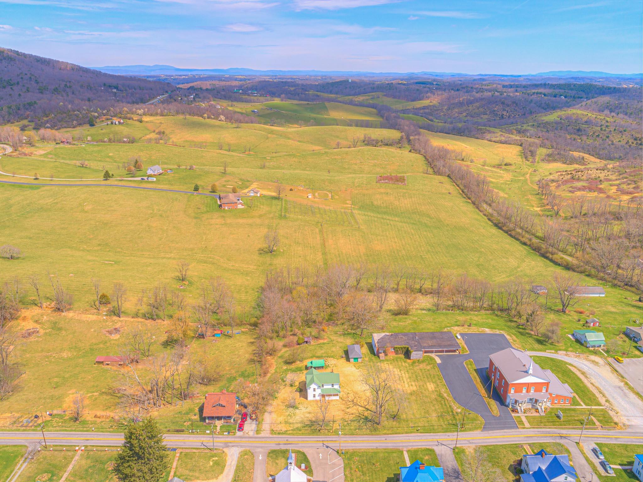 3090 Greenbriar Road Draper, VA 24324 - Photo 42 of 56 3090_Greenbriar2_Web-5