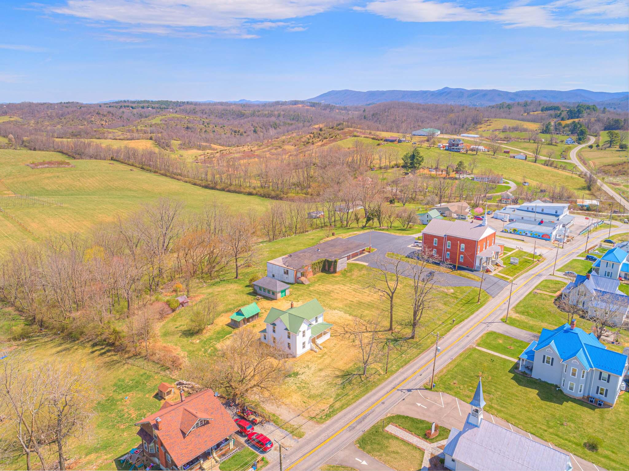 3090 Greenbriar Road Draper, VA 24324 - Photo 49 of 56 3090_Greenbriar2_Web-12