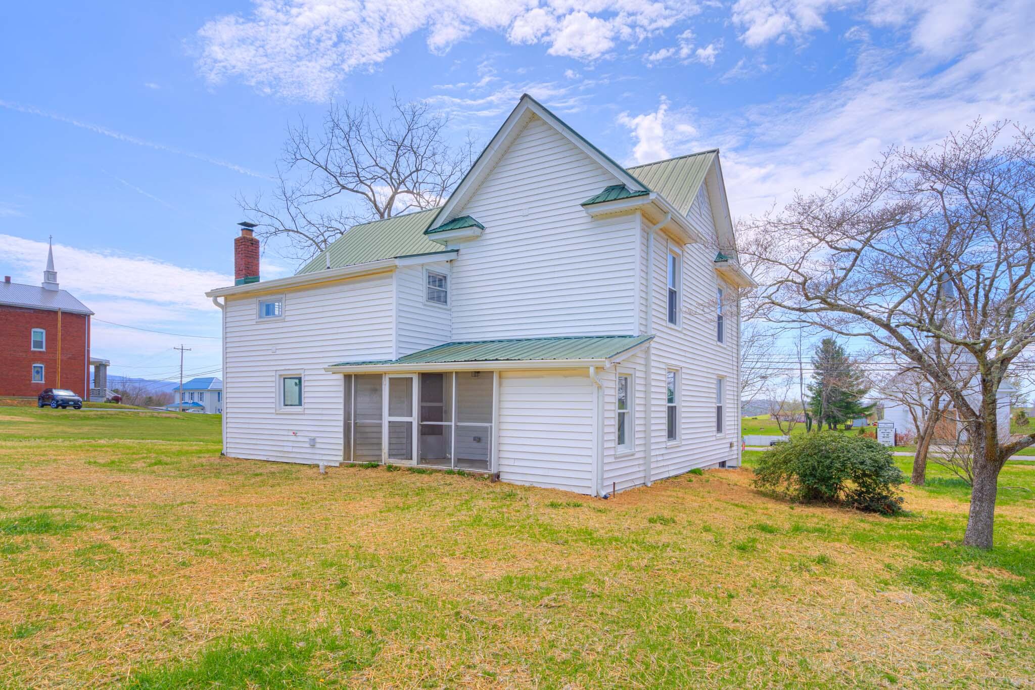3090 Greenbriar Road Draper, VA 24324 - Photo 55 of 56 3090_Greenbriar2_Web-18