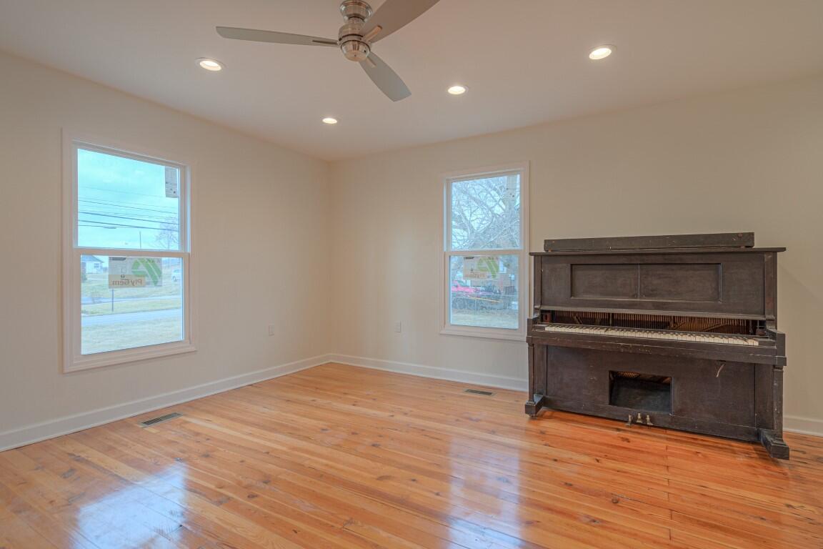 3090 Greenbriar Road Draper, VA 24324 - Photo 10 of 56 3090_Greenbriar_Web-22