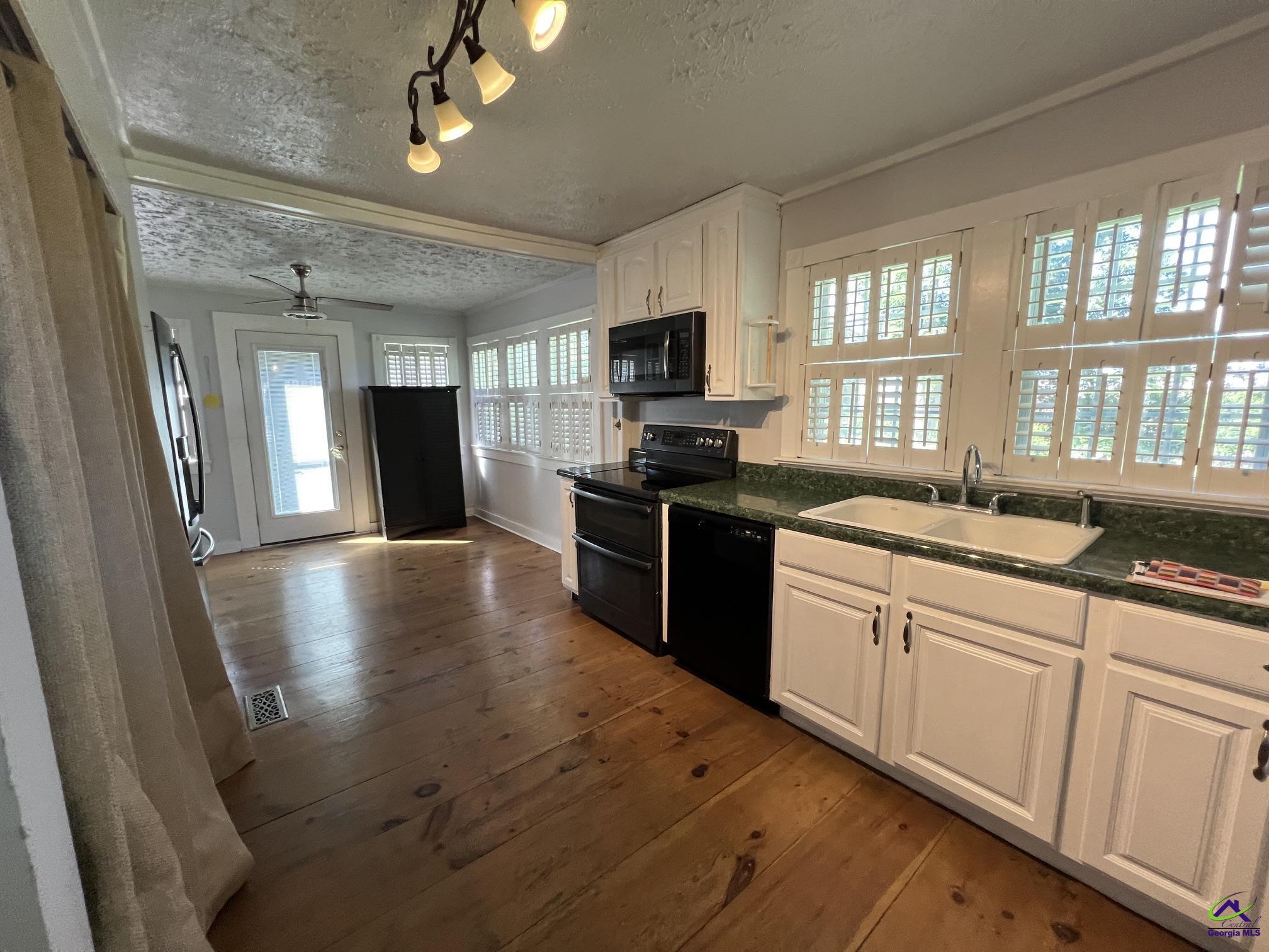 128 Rose Street Cochran, GA 31014 - Photo 19 of 28