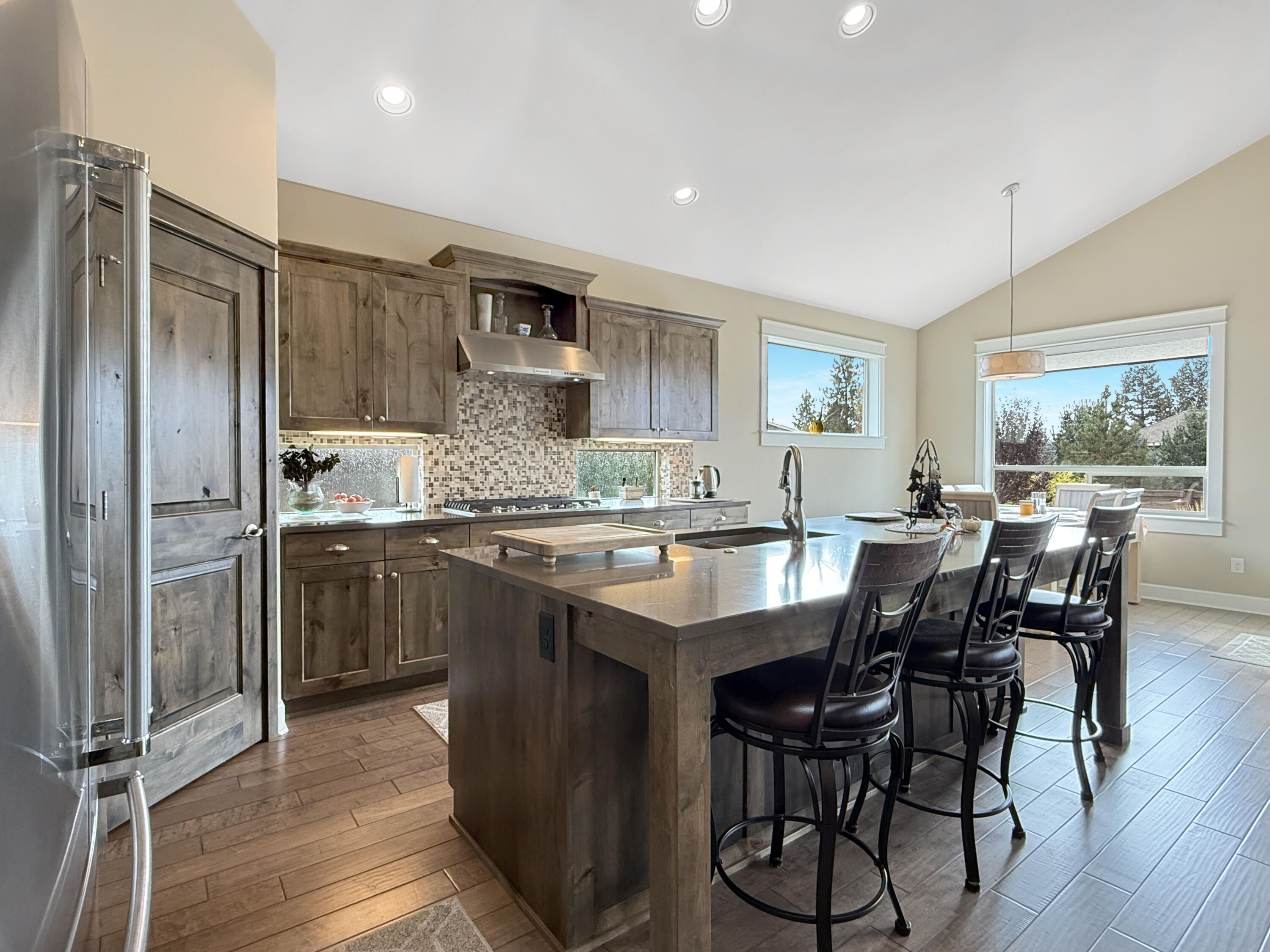 61076 Manhae Loop Bend, OR 97702 - Photo 16 of 67 8-Kitchen - Dining