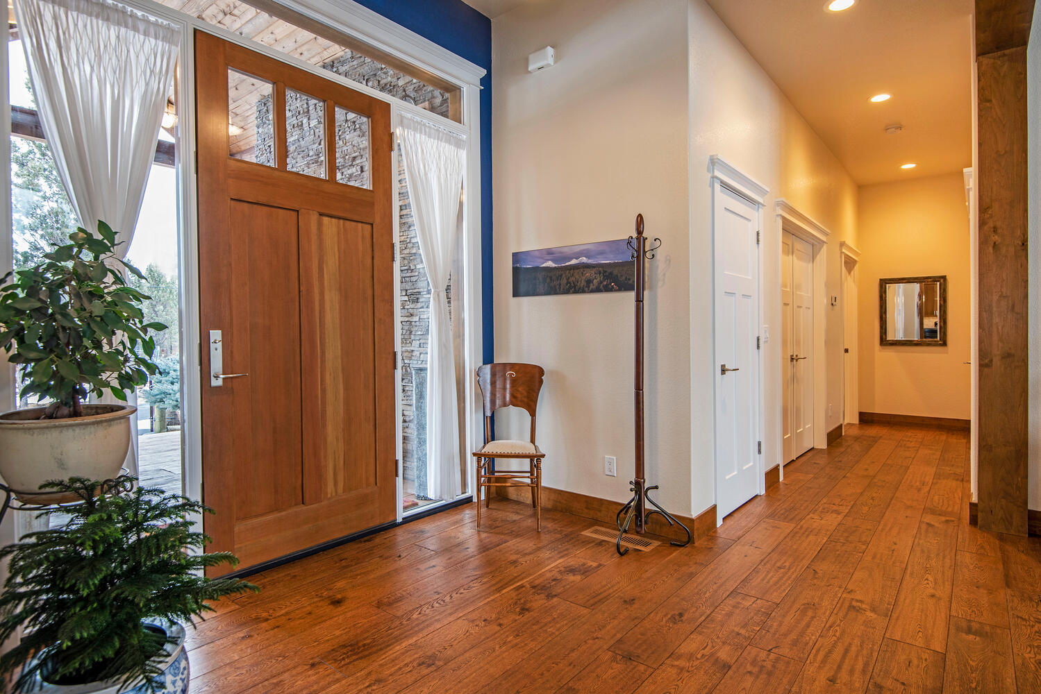 17470 Mountain View Road Sisters, OR 97759 - Photo 6 of 50 Main entry and hallway