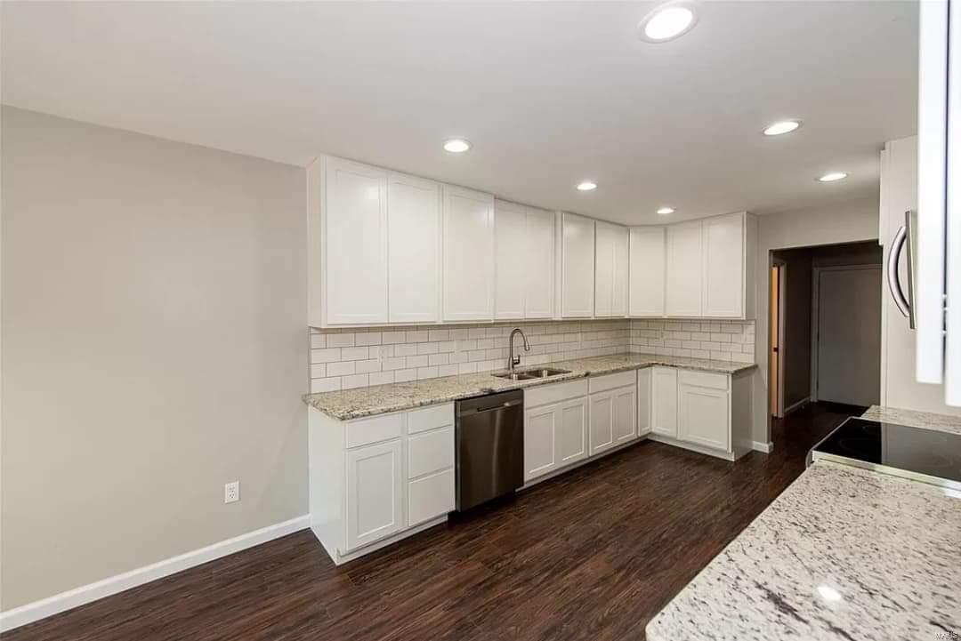 1866 Ridgeview Cir Drive Ballwin, MO 63021 - Photo 5 of 15 Gallery Image 5