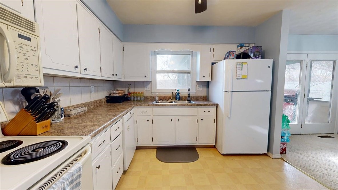3902 Greenridge Drive Decatur, IL 62526 - Photo 8 of 18 Gallery Image 8
