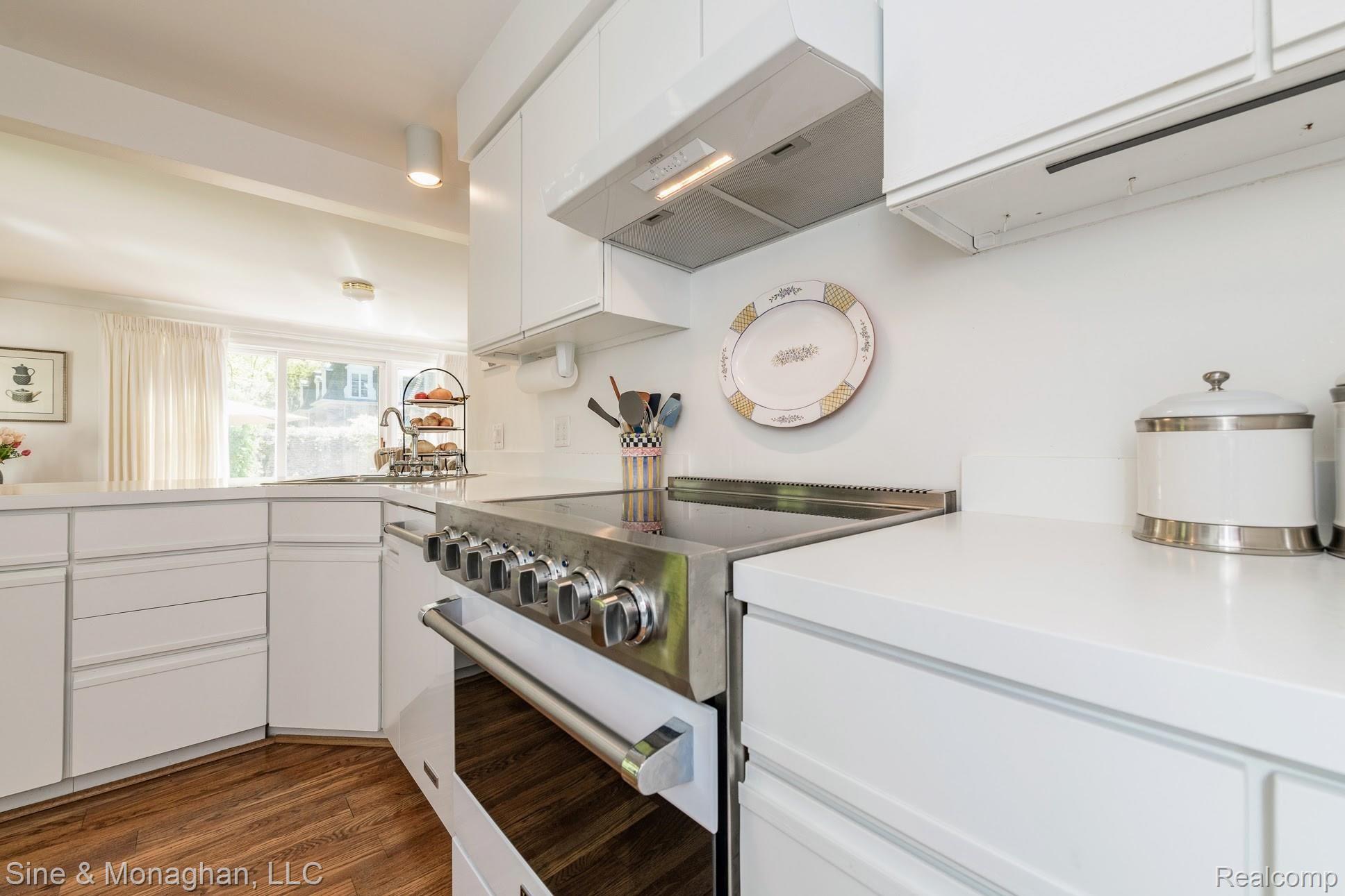 203 Moran Road Grosse Pointe, MI 48236 - Photo 10 of 56 DSC_8812.jpg