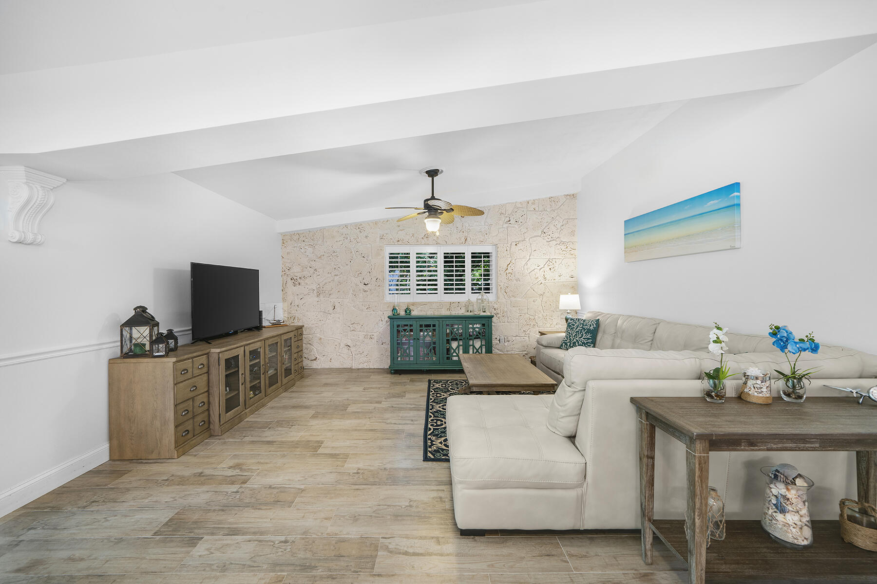 13 Flamingo Hammock Road Islamorada, FL 33036 - Photo 12 of 42 Living Area
