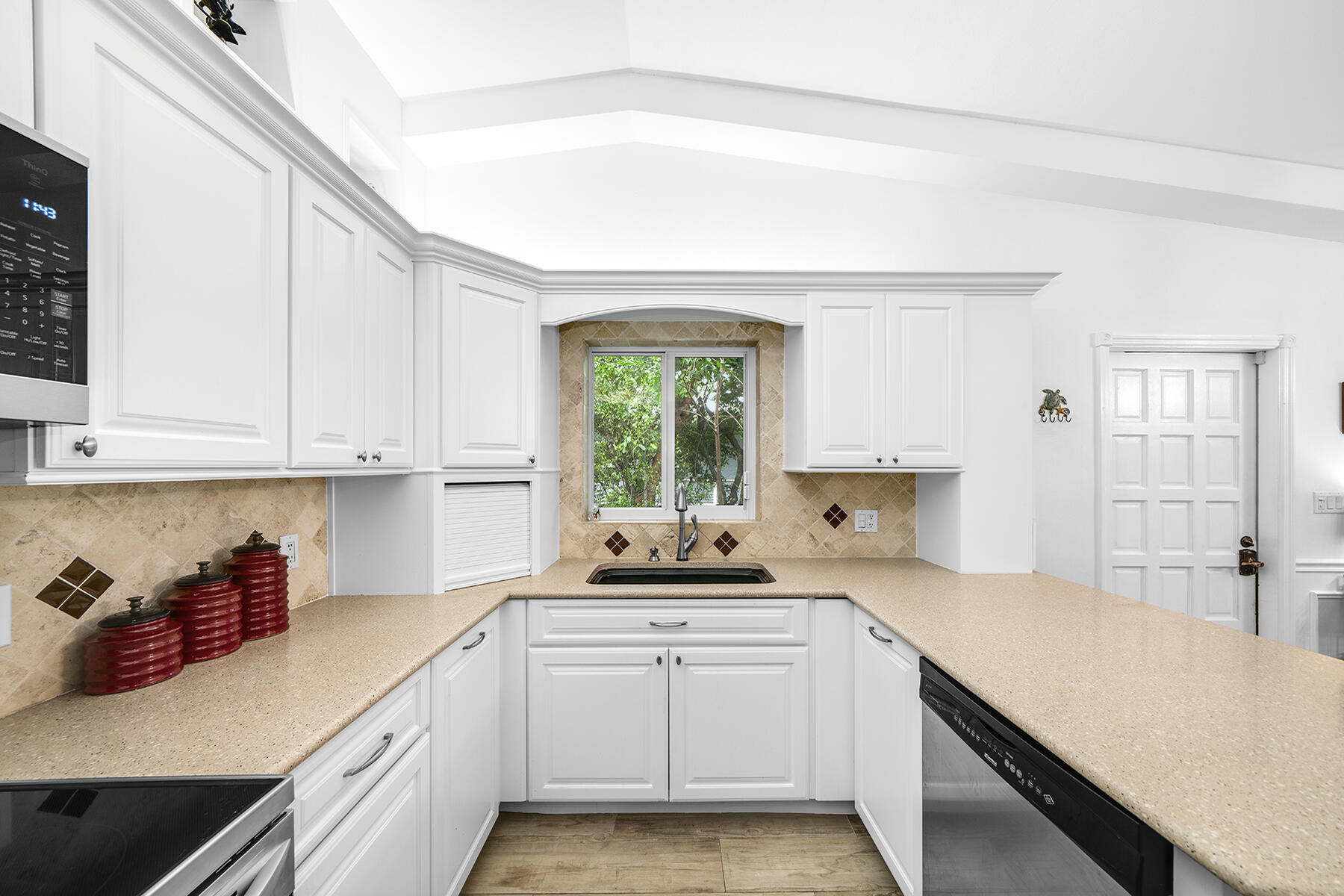 13 Flamingo Hammock Road Islamorada, FL 33036 - Photo 10 of 42 Kitchen