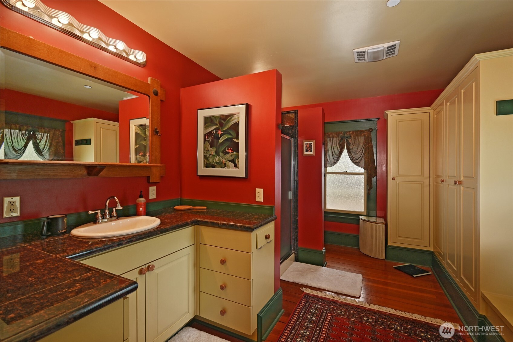 10425 East Riverside Drive Bothell, WA 98011 - Photo 18 of 40