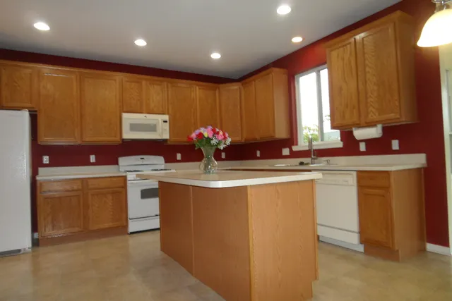 $389,000 | 408 Winding Trail, Genoa, IL 60135