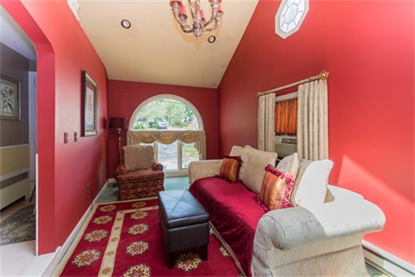 71 Prentice Street Waltham, MA 02451 - Photo 14 of 20 Gallery Image 14