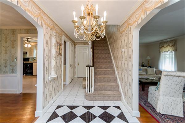 71 Prentice Street Waltham, MA 02451 - Photo 5 of 20 Gallery Image 5