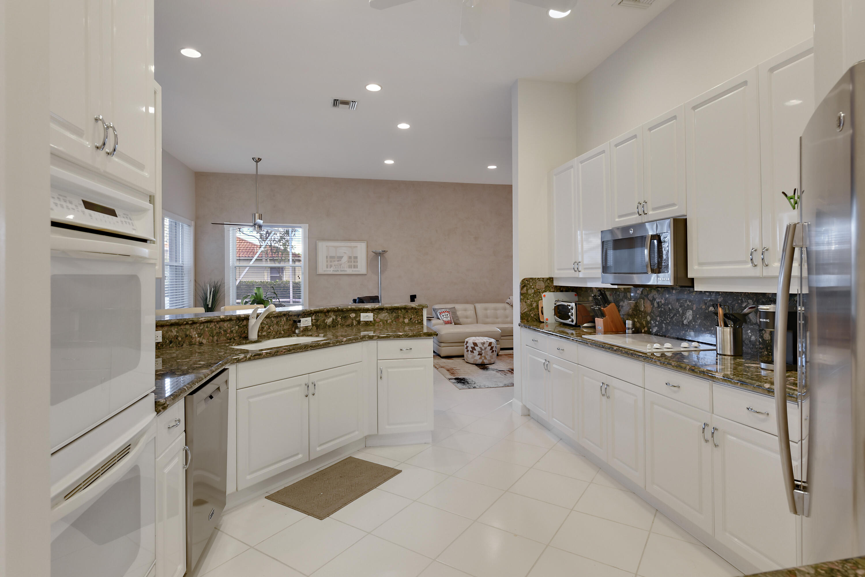 6765 Garde Road Boynton Beach, FL 33472 - Photo 8 of 52 30
