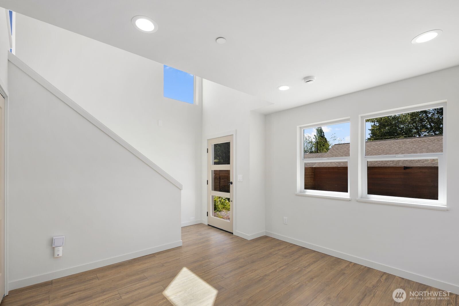 1251 Southwest 151st Street Seattle, WA 98166 - Photo 8 of 27