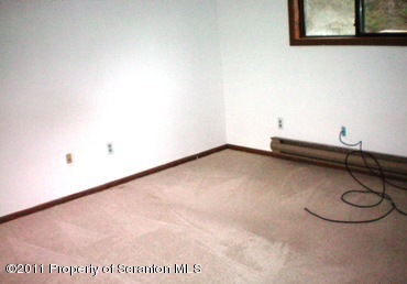 3855 Applegate Road Lake Ariel, PA 18436 - Photo 4 of 7 Gallery Image 4