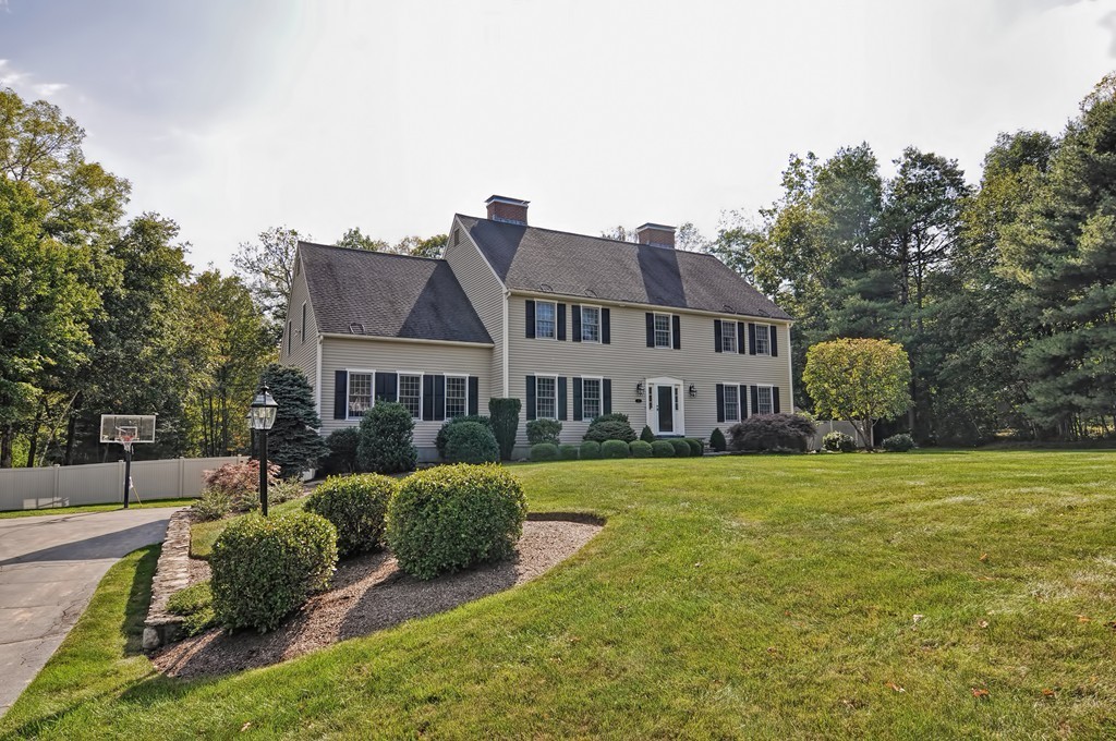 25 Winston Road Holliston, MA 01746 - Photo 3 of 29 Gallery Image 3