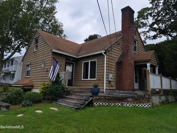 $1,800 | 290 Lenox Avenue, Unit 1, Pittsfield, MA 01201