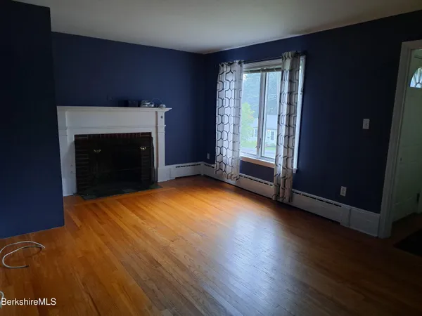 $1,800 | 290 Lenox Avenue, Unit 1, Pittsfield, MA 01201