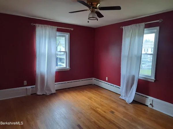 $1,800 | 290 Lenox Avenue, Unit 1, Pittsfield, MA 01201