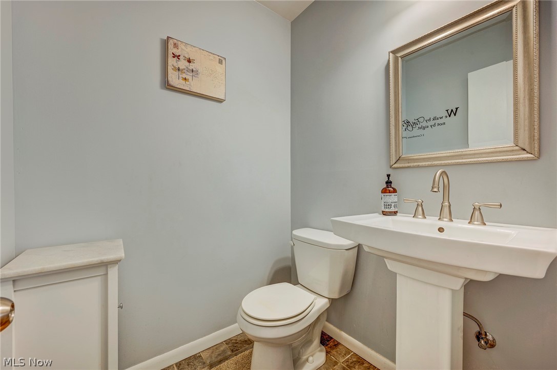2910 Lee Road Cleveland, OH 44120 - Photo 20 of 35 Main level half bath