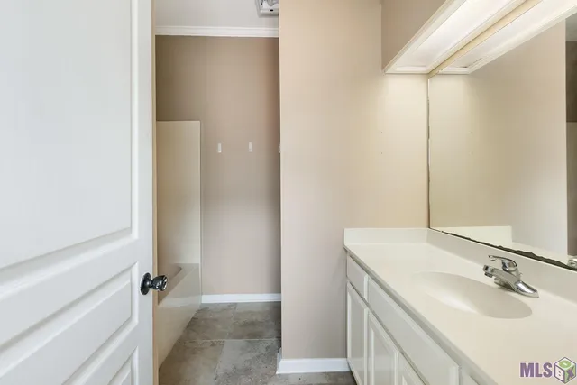 $193,000 | 5527 Riverstone Drive, Baton Rouge, LA 70820