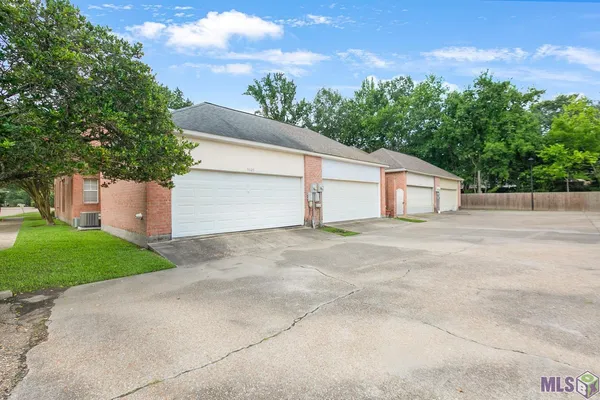 $186,000 | 5527 Riverstone Drive, Baton Rouge, LA 70820