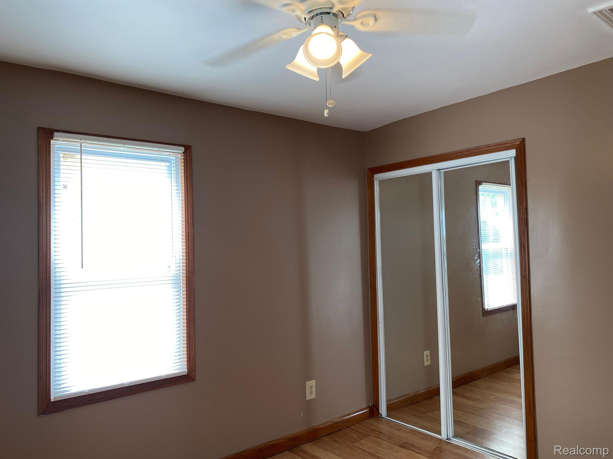 8302 Toepfer Road Warren, MI 48089 - Photo 3 of 17 Gallery Image 3