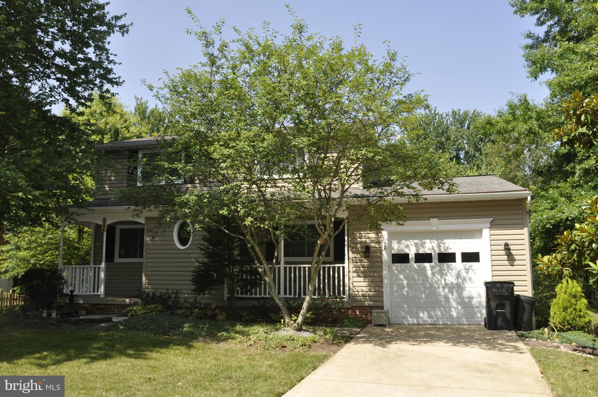 8194 Oakglen Road Manassas, VA 20110 - Photo 1 of 19 Exterior (Front)
