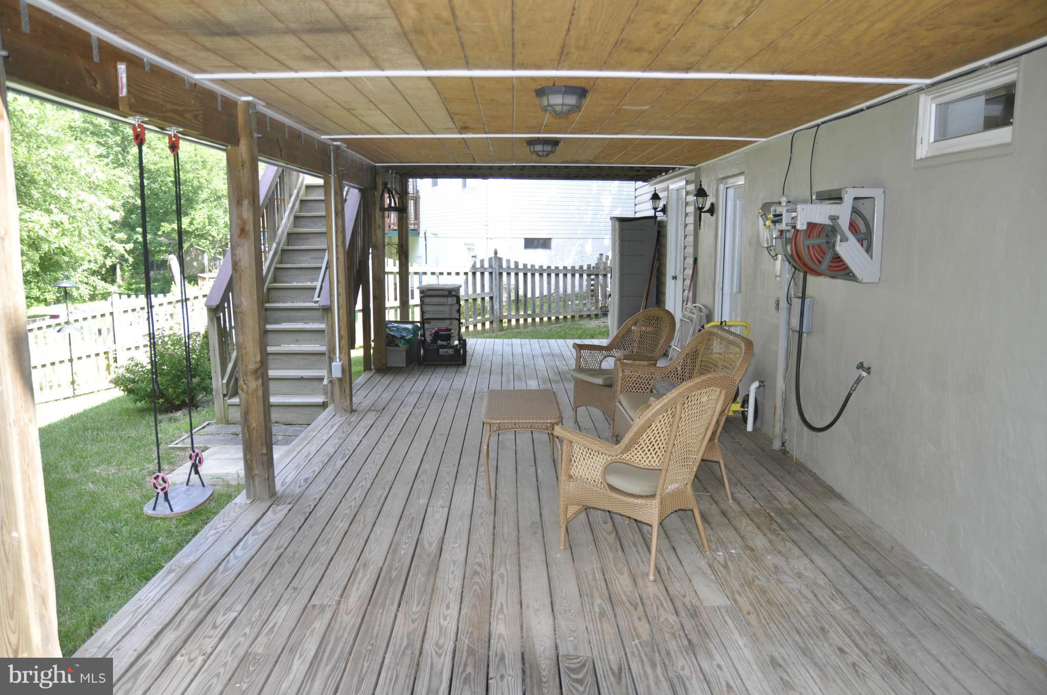 8194 Oakglen Road Manassas, VA 20110 - Photo 14 of 19 Exterior (Rear)