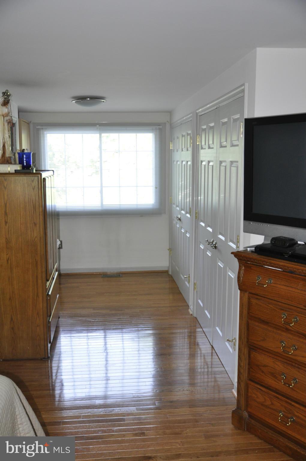 8194 Oakglen Road Manassas, VA 20110 - Photo 17 of 19 Bedroom (Master)