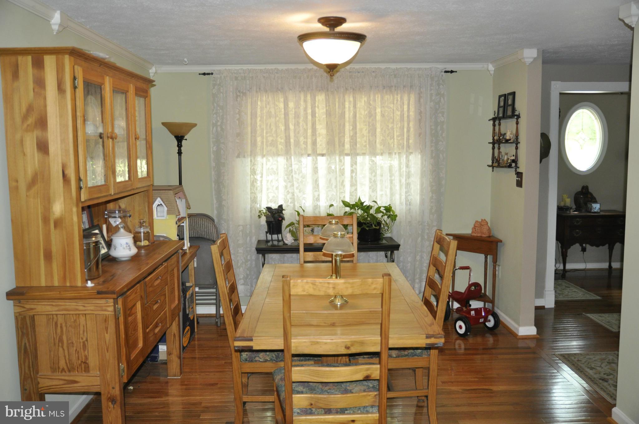 8194 Oakglen Road Manassas, VA 20110 - Photo 10 of 19 Dining Room