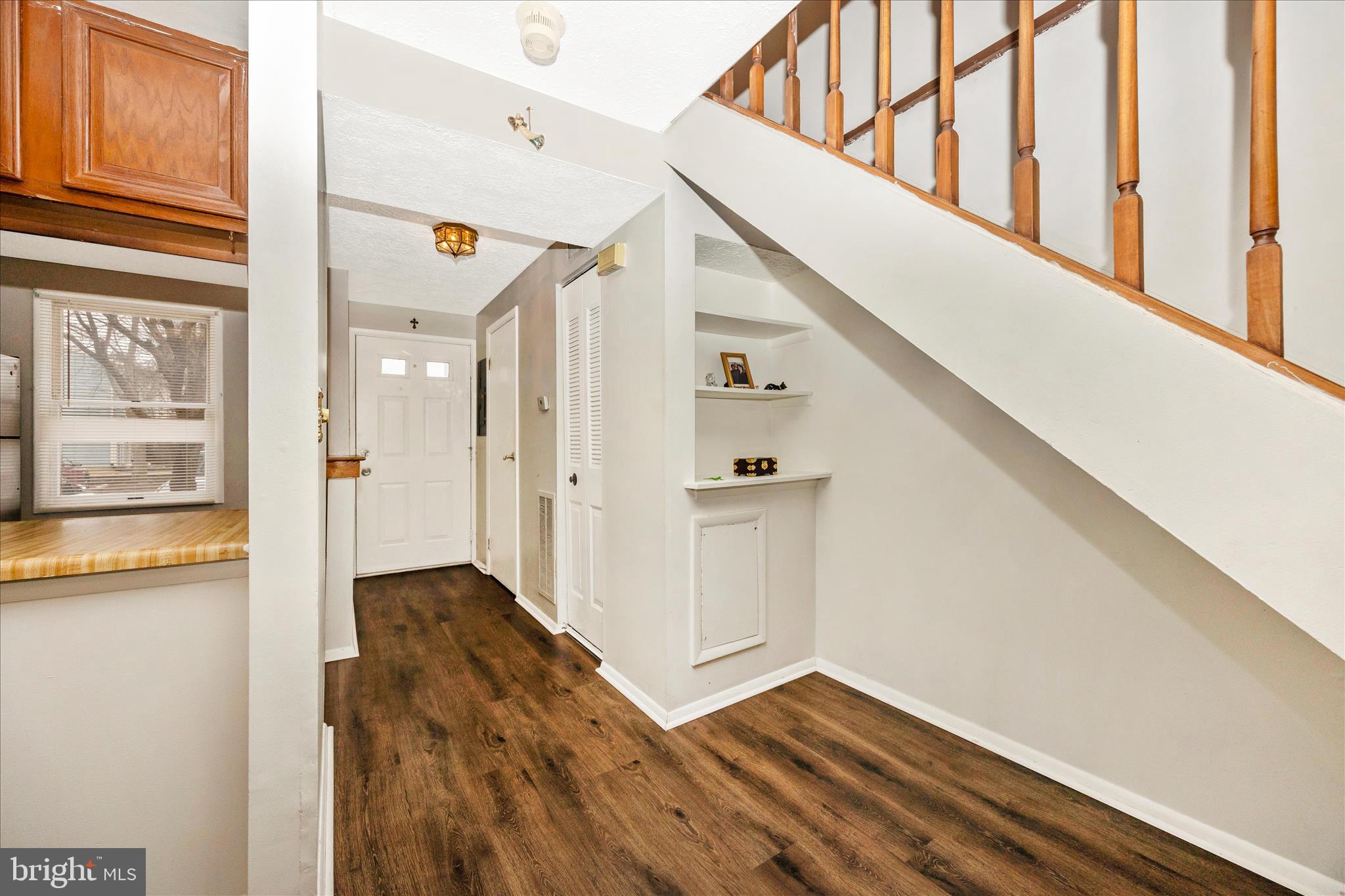 5802 Drawbridge Court Frederick, MD 21703 - Photo 15 of 47 Foyer