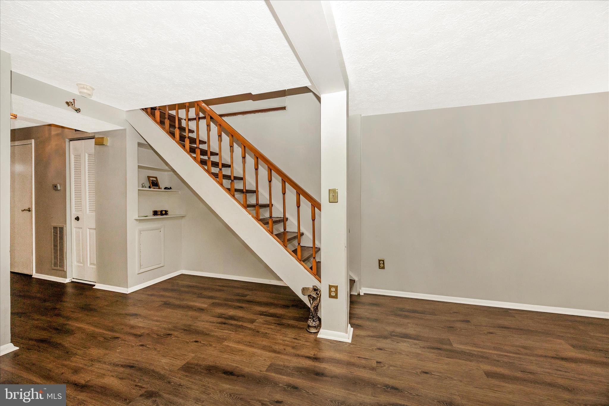 5802 Drawbridge Court Frederick, MD 21703 - Photo 22 of 47 Stairs
