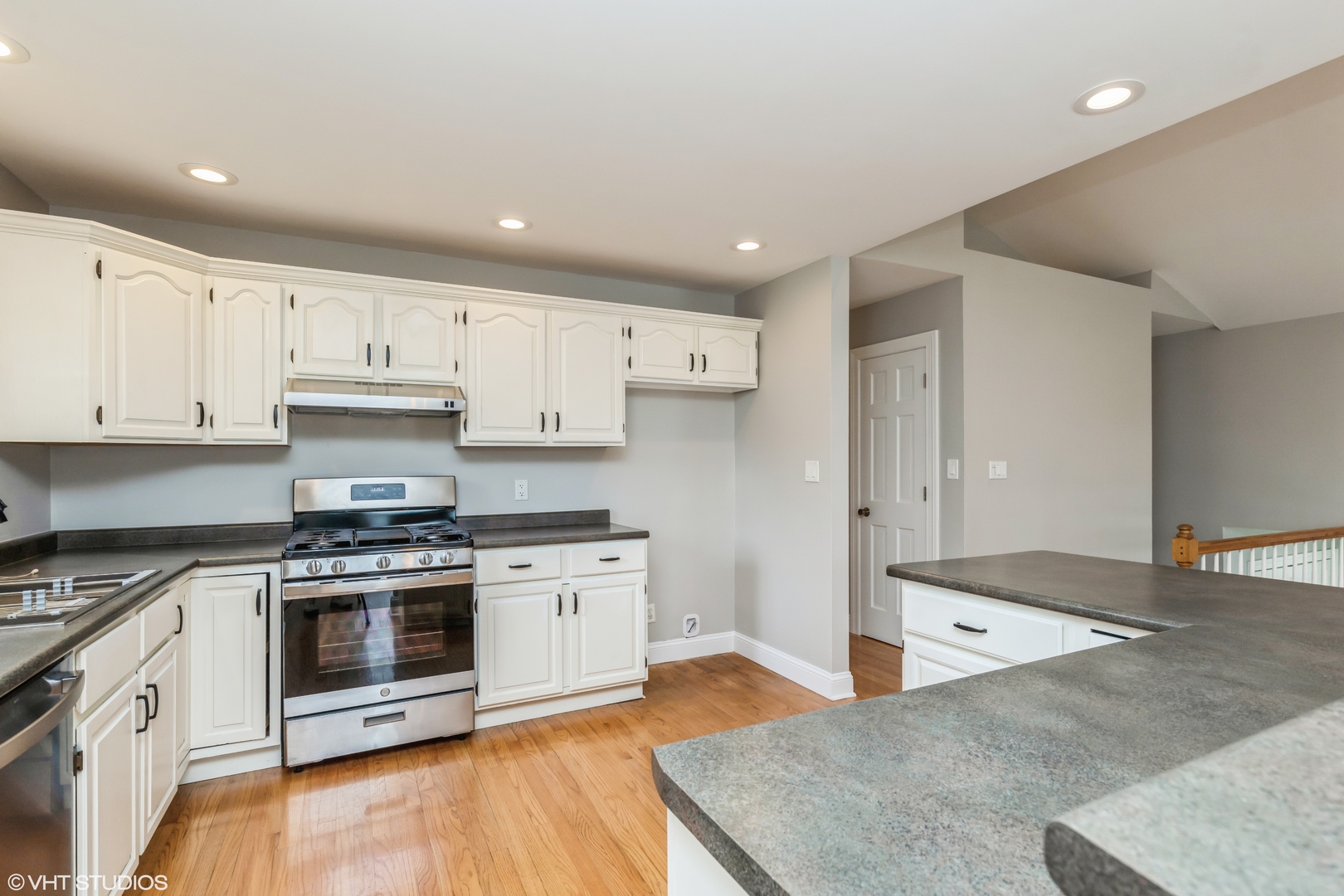 1300 Hillside Lane McHenry, IL 60051 - Photo 3 of 16