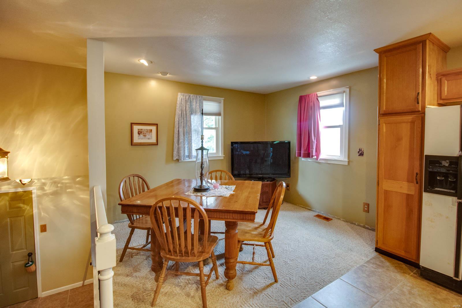 6117 Wenzel Road Alton, IL 62002 - Photo 6 of 39