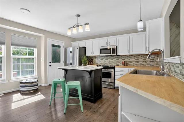 $352,000 | 833 East 12th Street, Eudora, KS 66025