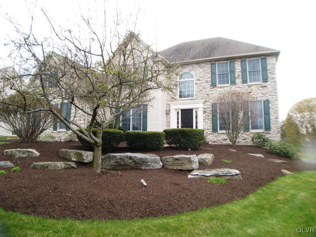 5912 Ricky Ridge Trail Orefield, PA 18069 - Photo 2 of 42 Landscape lighting