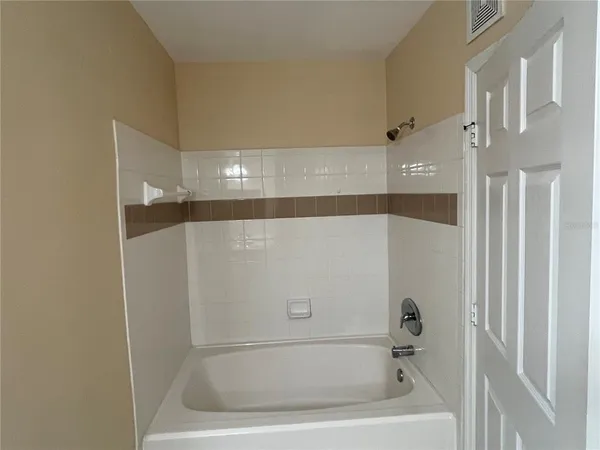 $1,525 | 1195 Villagio Circle, Unit 102, Sarasota, FL 34237