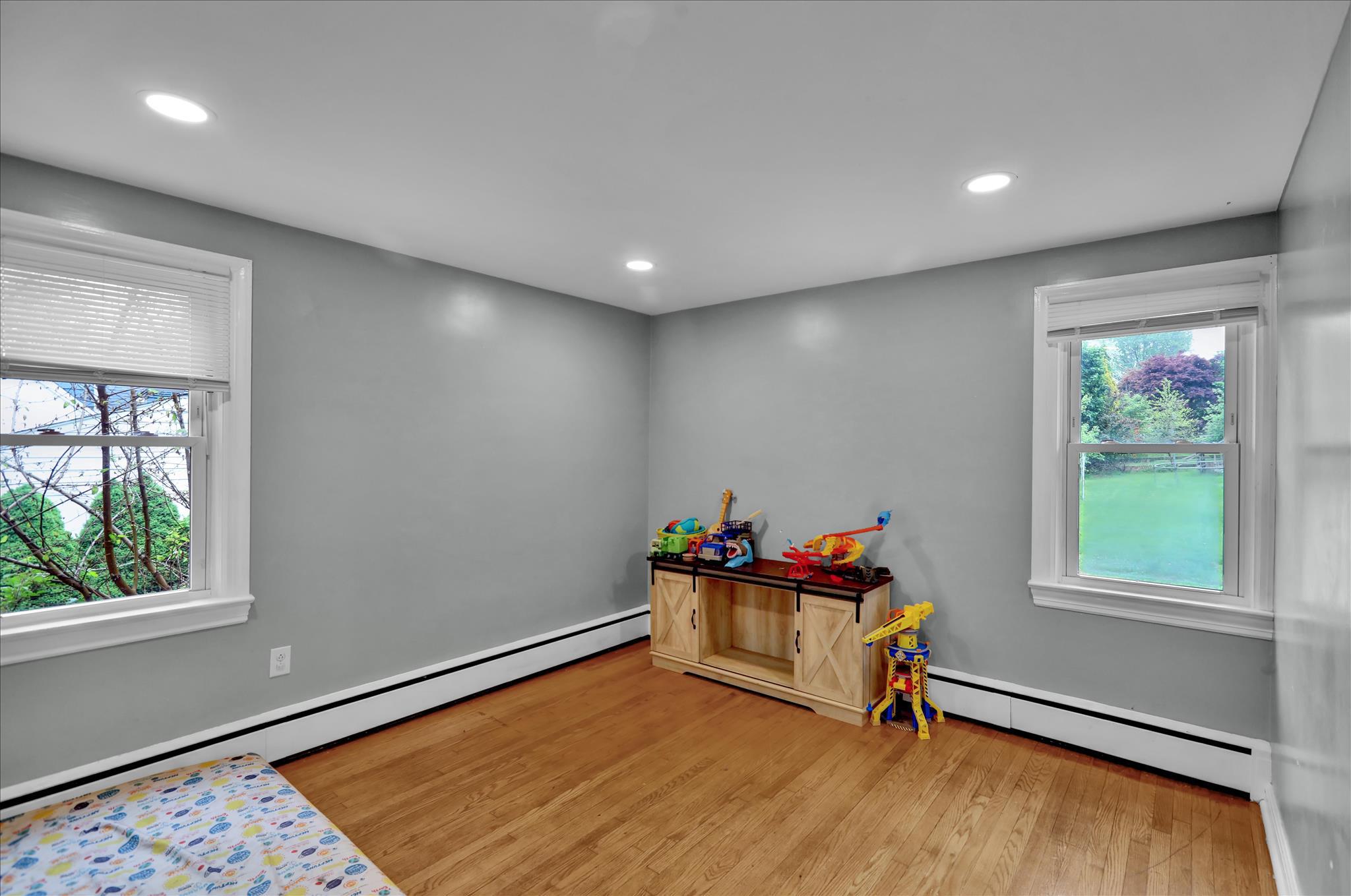 90 Fricks Lock Road Pottstown, PA 19465 - Photo 16 of 28 2nd Bedroom
