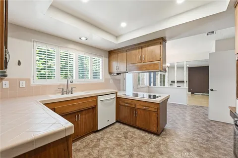 $5,500 | 1163 North Lincoln Street, Orange, CA 92867