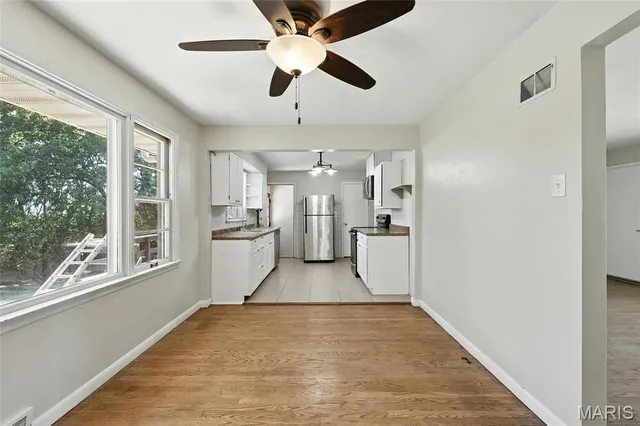 $285,000 | 1090 Kinstern Drive, Des Peres, MO 63131