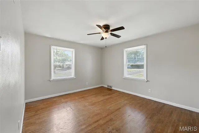 $285,000 | 1090 Kinstern Drive, Des Peres, MO 63131